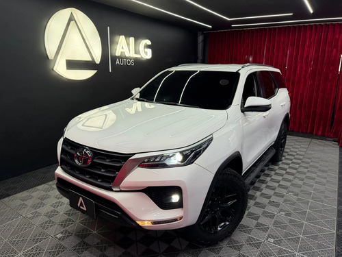 Toyota Fortuner 2.4l SR Diesel